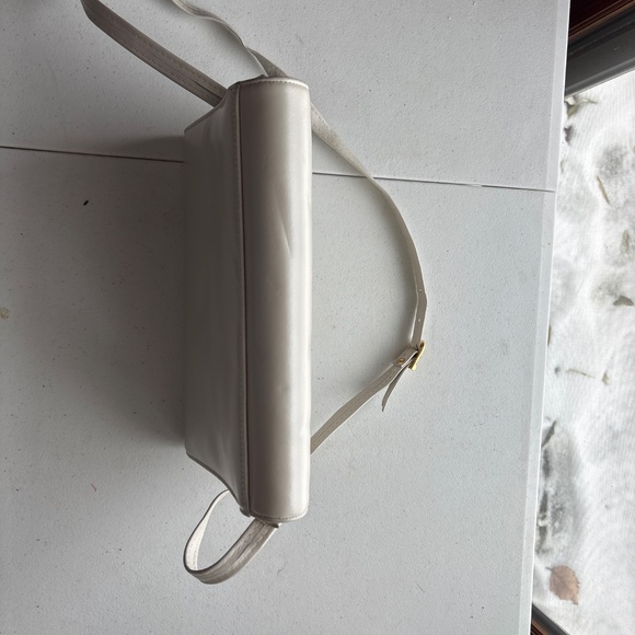 White over shoulder purse - Picture 2 of 3